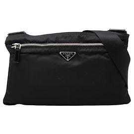 Bolsa de ombro Prada com placa de logótipo triângulo