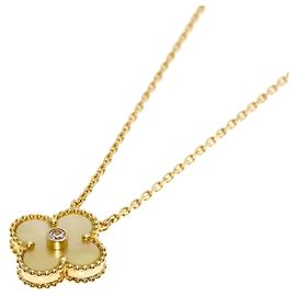 Collana Van Cleef & Arpels Vintage Alhambra in madreperla gialla e diamanti