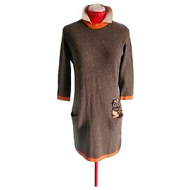 Autre Marque Re Vera Women's Brown Cashmere Dress with Pug Appliqué