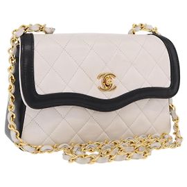Borsa a tracolla CHANEL Matelasse con catena in pelle d'agnello Bianco e Oro CC Auth 206300SAV
