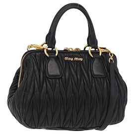 Miu Miu Matelassé Handtasche aus Leder 2way Schwarz Goldfarben Auth ki6891M