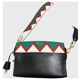 Prada Double Handtasche aus schwarzem Saffiano Leder