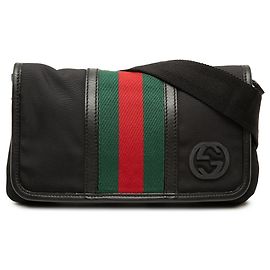 Bolsa de cintura Gucci em nylon preto com G entrelaçados e faixa Web