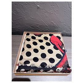 Louis Vuitton Scarves