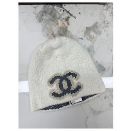 Gorro Chanel de cashmere cinza com logótipo double C