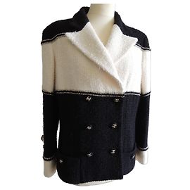 Chanel Métiers d'Art Pre-Fall 2020 Bicolor Tweed Jacket