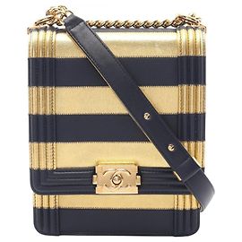 Bolso de hombro Chanel Boy North-South Border