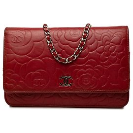 Cartera Chanel Red CC Embossed Lambskin Camellia Wallet On Chain
