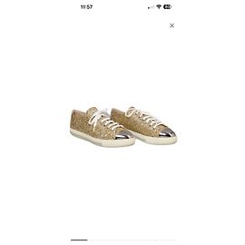 Miu Miu Zapatillas Bajas de Purpurina Dorada con Puntera Metálica