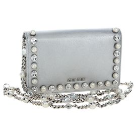 Miu Miu Schultertasche mit Kette aus Leder Silber authentisch 204916M