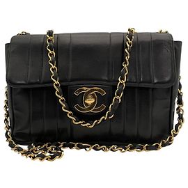 Borsa Chanel Classic Flap in Pelle Nera