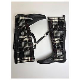 Botas altas de cuero a cuadros Vintage Salvatore Ferragamo c. 2010 Negro Crema Rojo EU38