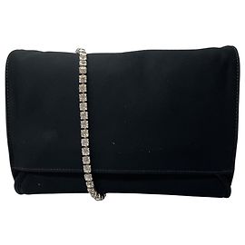 Sac de soirée Givenchy en satin noir avec bandoulière en chaîne ornée de cristaux