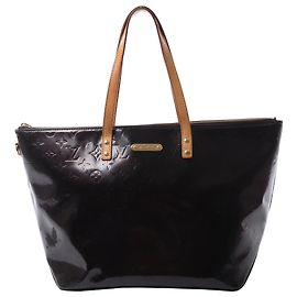 Louis Vuitton Bellevue GM Schultertasche aus Vernis Leder in Burgundy M93589