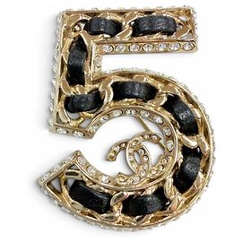 Broche de couro com strass Chanel B23P No.5 Coco Mark