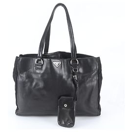 Saco Tote em couro Prada Triangle Logo