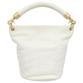 Bolso de mano Chanel de cuero blanco