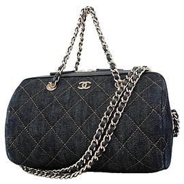 Bolso de hombro Chanel Matelassé con cadena