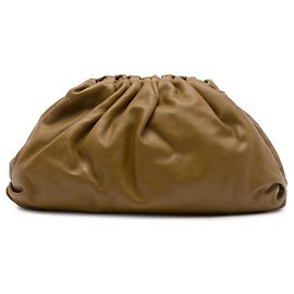 Bottega Veneta The Pouch en lambskin marrón