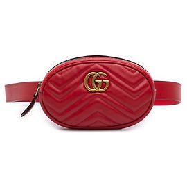 Bolsa de cintura Gucci Red GG Marmont em couro de bezerro matelassê
