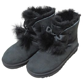 UGG GITA Sheepskin Boots