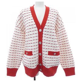 Chanel Cardigan
Cardigan de lana