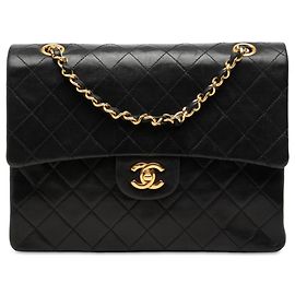 Bolsa de Ombro Chanel Classic Double Flap Medium Tall em pele de cordeiro preta