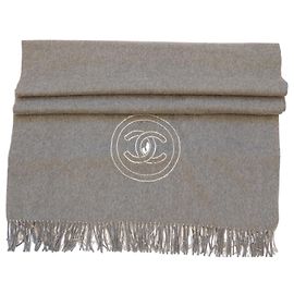 Chanel XXL Kaschmir-Schal in Grau mit Ketten-Logo