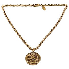 Collana con ciondolo a medaglione Chanel Gold CC placcato oro a raggiera