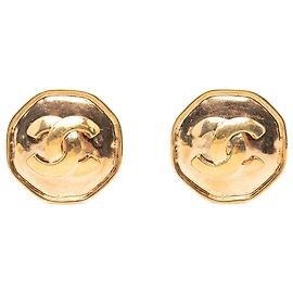 Chanel Gold CC Vergoldete Runde Clip-On Ohrringe