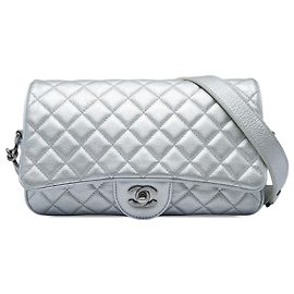 Chanel Silver Medium Quilted Metallic Grained Calfskin Casual Rock Flap