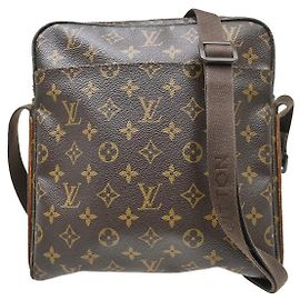 Louis Vuitton Trotteur Beaubourg Monogram Canvas