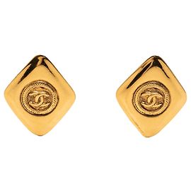 Orecchini a clip Chanel CC placcati oro a forma di rombo