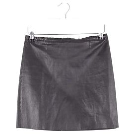 Minigonna in pelle nera Stouls