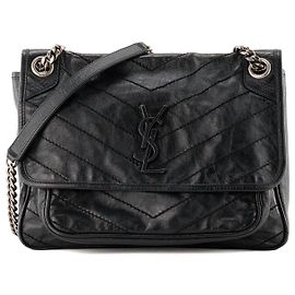 Autre Marque SAINT LAURENT - Niki Medium Saint Laurent Schultertasche aus schwarzem knittrigem Leder