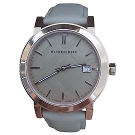 Reloj Burberry BU9014 en oro rosa con correa de cuero blanco