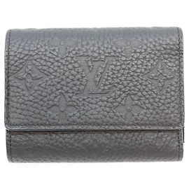 Carteira Louis Vuitton tri-fold em couro Taurillon preto