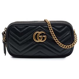 Gucci Mini GG Marmont in pelle matelassé nera, borsa a tracolla con tripla zip