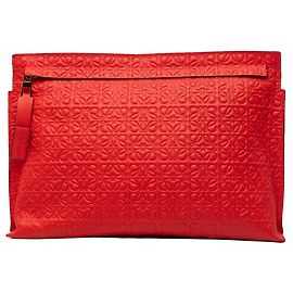Clutch T em couro vermelho com Anagrama em relevo LOEWE
