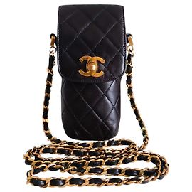 Chanel Classique Matelassé Sac Téléphone Cuir Noir