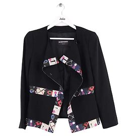 Chaqueta negra de Emporio Armani sintética