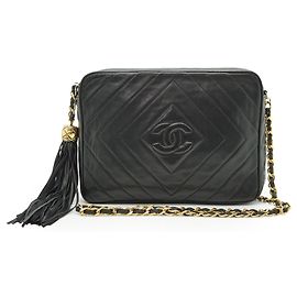 Chanel Bolso Camera Vintage de Cuero Acolchado Negro con Cadena CC y Borlas