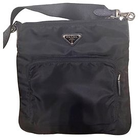 Novedad ✨✨✨ Bolso de hombro/bandolera unisex Prada Re Nylon Saffiano en color negro en excelente estado, incluye dustbag Prada