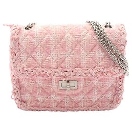 Bolsa de Ombro Chanel 2.55 Matelassé Mademoiselle com Corrente