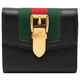 Carteira pequena de três dobras Gucci em couro de bezerro preto Web Sylvie
