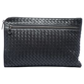 Bottega Veneta Clutch aus grauem Nappa Intrecciato