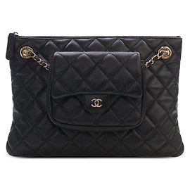 Bolso Chanel negro de piel de cordero acolchada CC con mini bolso de solapa