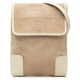 LOEWE Anagram Crossbody aus beigem Wildleder