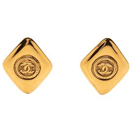 Orecchini a clip Chanel Gold CC placcati in oro a forma di rombo