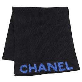 Estola Chanel em lã e cashmere